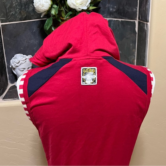 L.A.M.B Y2K Red Stripe Sleeveless Hooded Vest Size Medium - Picture 4 of 15